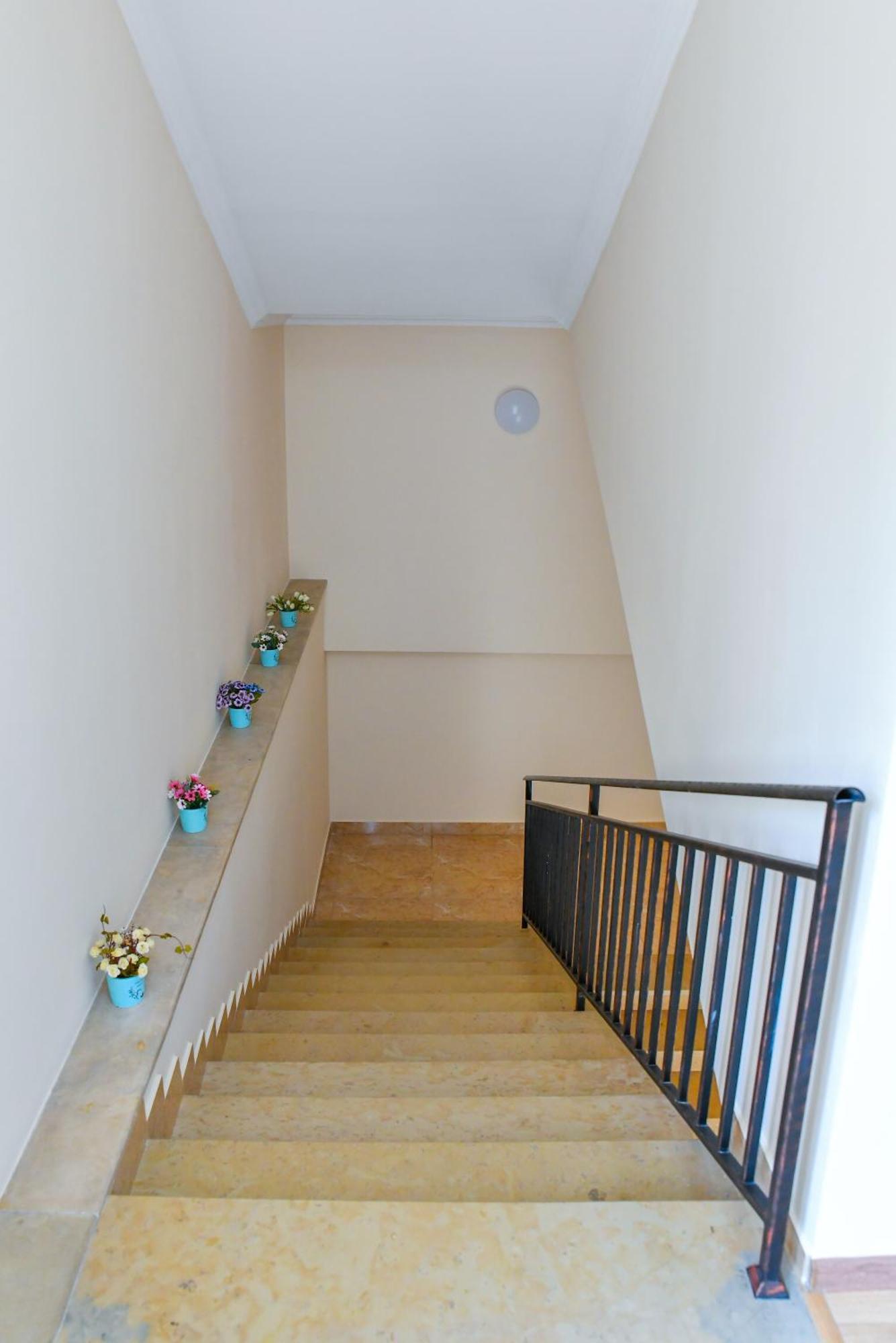 Just Inn Kutaisi Exterior foto