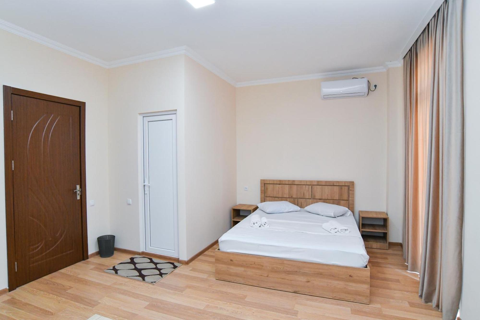 Just Inn Kutaisi Exterior foto
