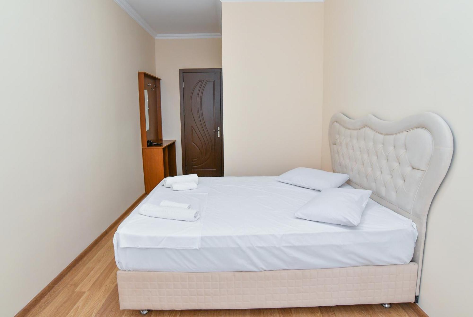 Just Inn Kutaisi Exterior foto